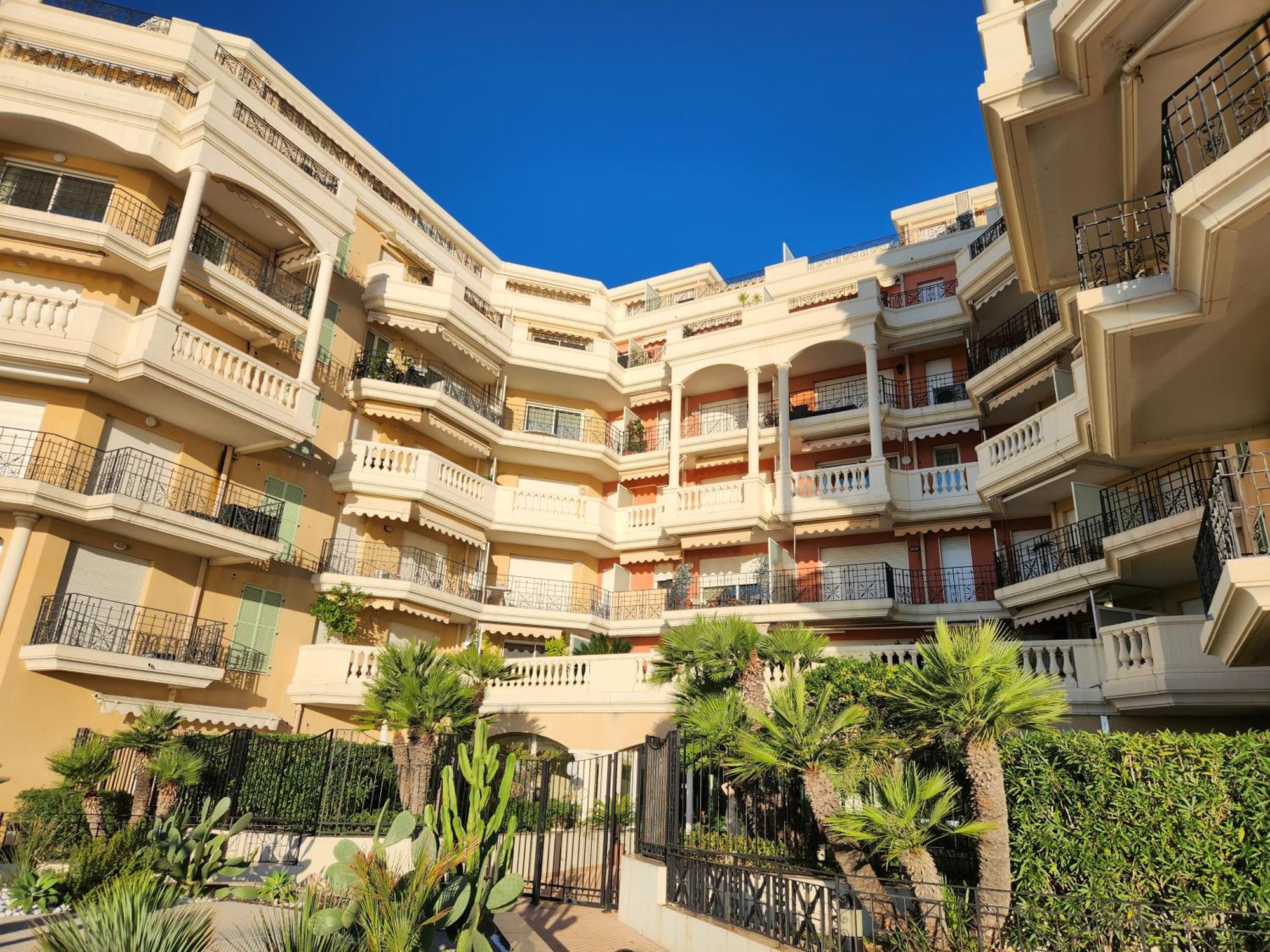 Exclusive Panoramic Sea View In Victoria Beach Menton Eksteriør billede